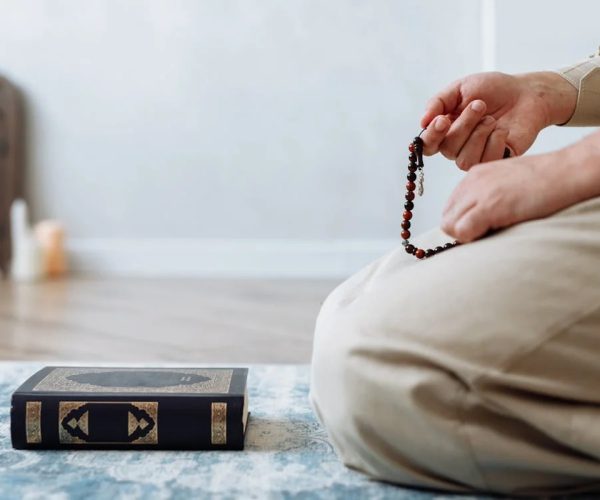Dhikr en islam : comprendre son importance spirituelle