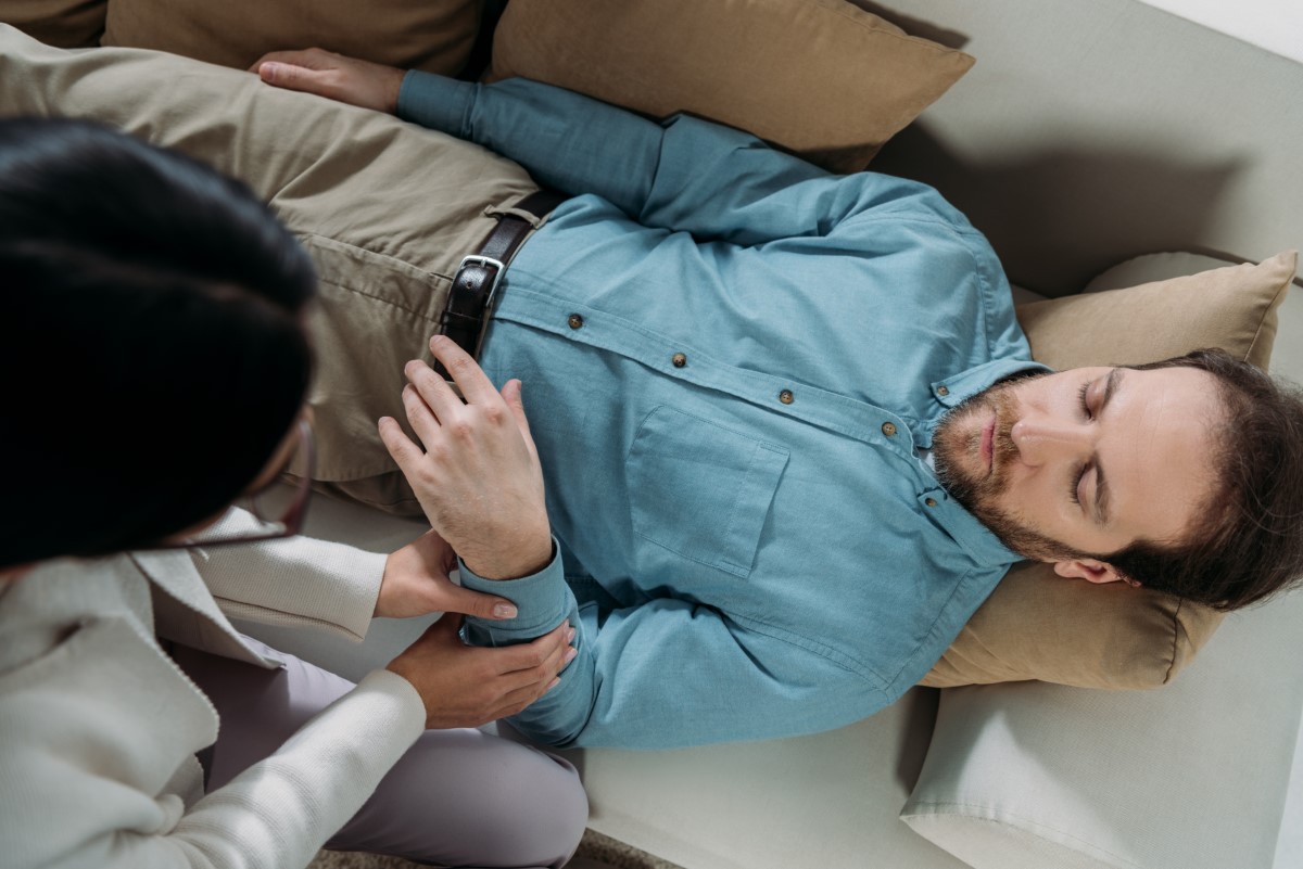 Les techniques d’hypnose pour améliorer le sommeil et réduire le stress