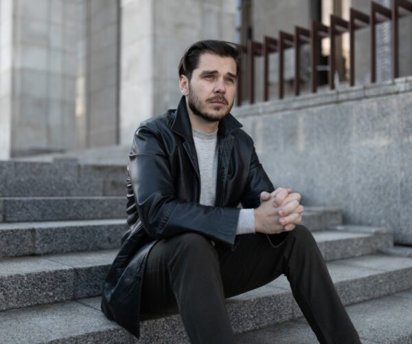 Homme battu : des solutions pour surmonter la souffrance et retrouver son estime