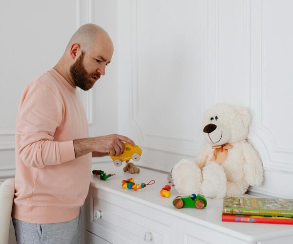 Syndrome de Peter Pan qui refuse de grandir : un défi à relever pour la société moderne