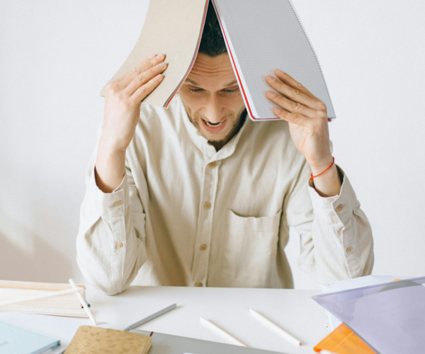 Burn-out, stress, anxiété : reconnaître les signaux faibles en entreprise